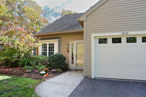 b-103 Ridgefield Cir, Clinton, MA, 01510 | Card Image