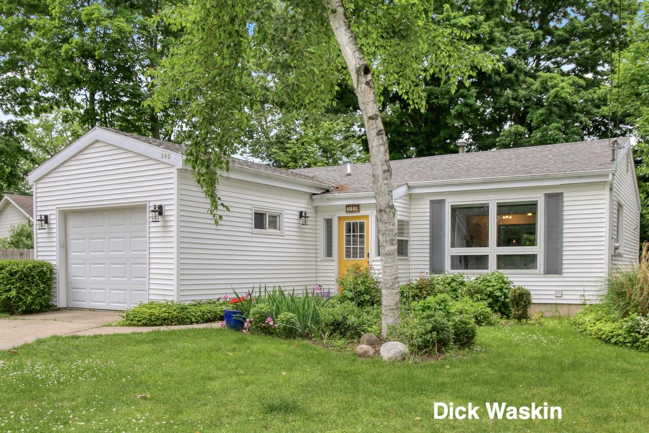 Mason St, Saugatuck, MI 49453