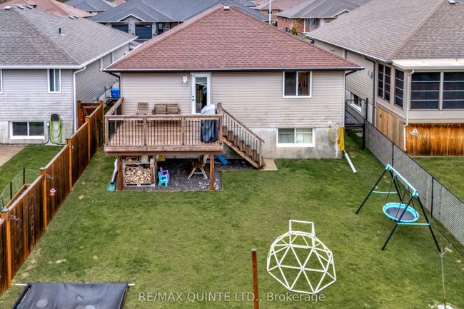 8 Mcintosh Cres, House other with 5 bedrooms, 2 bathrooms and 2 parking in Trenton ON | Image 32