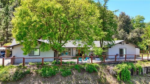 45792 Sutton Dr, Oakhurst, CA, 93644-9032 | Card Image