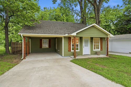 909 Thatcher St, Denison, TX, 75020-7952 | Card Image