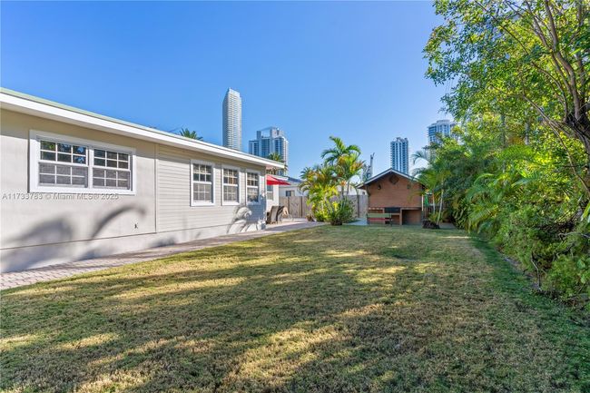 300 187 Th St, House other with 3 bedrooms, 2 bathrooms and null parking in Sunny Isles Beach FL | Image 31