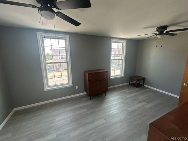 914 Bedroom | Image 10