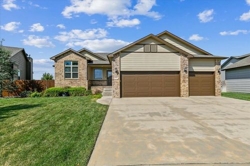 2919 E Fairchild Ct, Park City, KS, 67219-1558 | Card Image