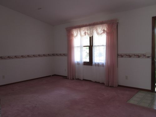 28121 Two Oaks Cir, Lawton, MI, 49065-9700 | Card Image