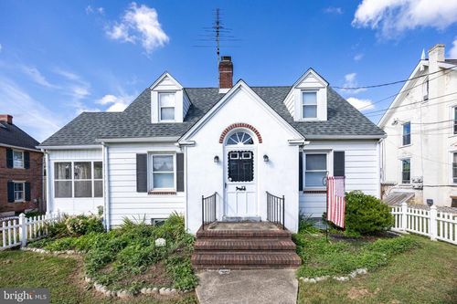 200 Pennsylvania Ave, AVONDALE, PA, 19311-1153 | Card Image