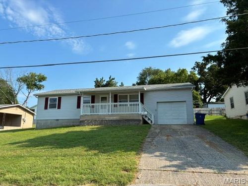 504 Stewart St, De Soto, MO, 63020-1744 | Card Image