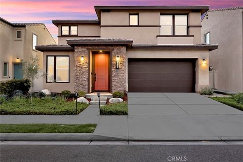 28427 Ascent Way, Saugus, CA, 91350-3281 | Card Image