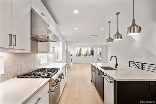 290 Monroe St, Denver, CO, 80206-5506 | Card Image