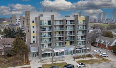 H201 - 62 Balsam St, Home with 1 bedrooms, 2 bathrooms and 1 parking in Waterloo ON | Image 2