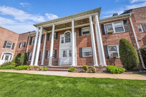 d1-261 Central Ave, Lawrence, NY, 11559-8502 | Card Image