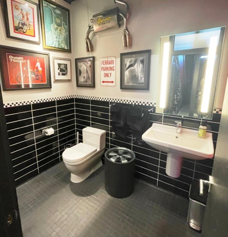 Commercial Sale in Delano 4