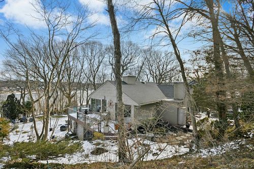 40 Idle Day Dr, Centerport, NY, 11721-1138 | Card Image