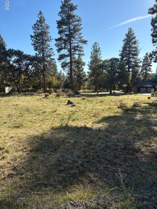 540 Sanderling Road, Klamath Falls, OR, 97601 | Card Image