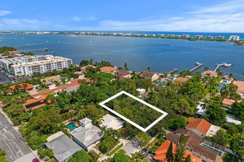 4 17th Ave S, Lake Worth Beach, FL, 33460-5804 | Card Image