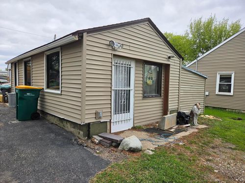 1803 Se Marshall St, Albert Lea, MN, 56007-3858 | Card Image
