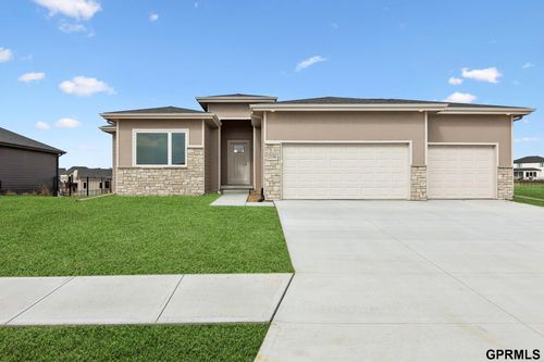 21108 Hartman Ave, Elkhorn, NE, 68022-5351 | Card Image