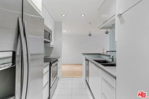 8535 W West Knoll Drive, West Hollywood, CA, 90069 | Card Image