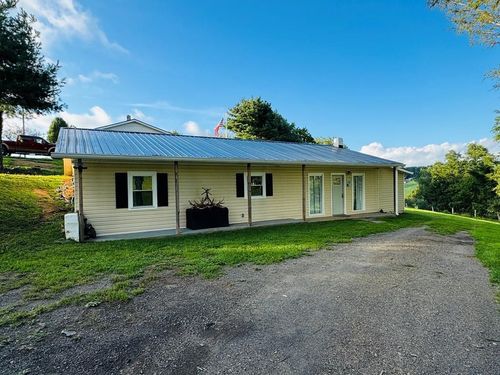 595 Hardscuffle Rd, Hillsville, VA, 24343-4674 | Card Image
