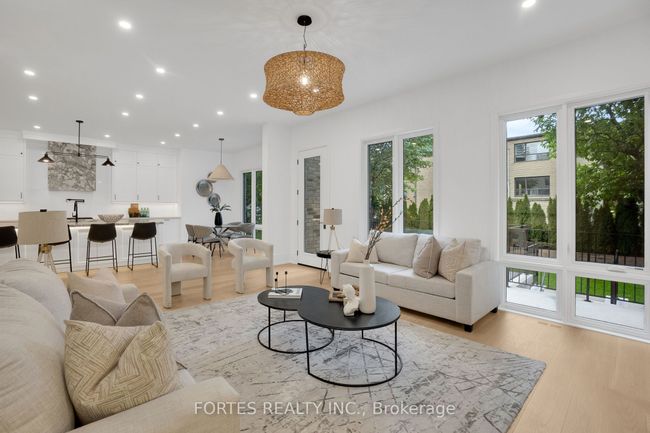 16 Cadillac Ave, House other with 5 bedrooms, 5 bathrooms and 4 parking in North York ON | Image 17