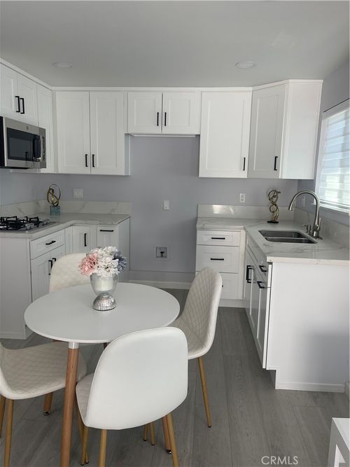 10944 Odell Ave, Sunland, CA, 91040-2008 | Card Image