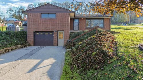 405 Bella Vista Dr, Johnstown, PA, 15904-2259 | Card Image