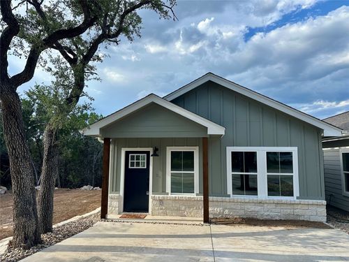 330 Shady Bluff Dr, Wimberley, TX, 78676-2221 | Card Image