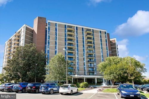 515-6800 Fleetwood Rd, Mclean, VA, 22101-3607 | Card Image
