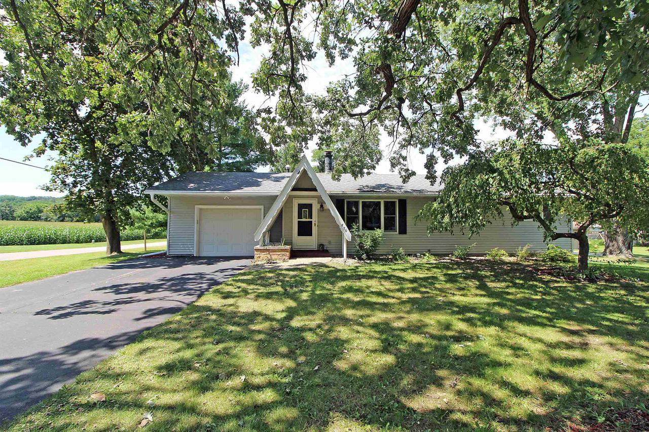 Brodhead St, Mazomanie, WI 53560