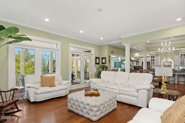 Living Room | Image 46