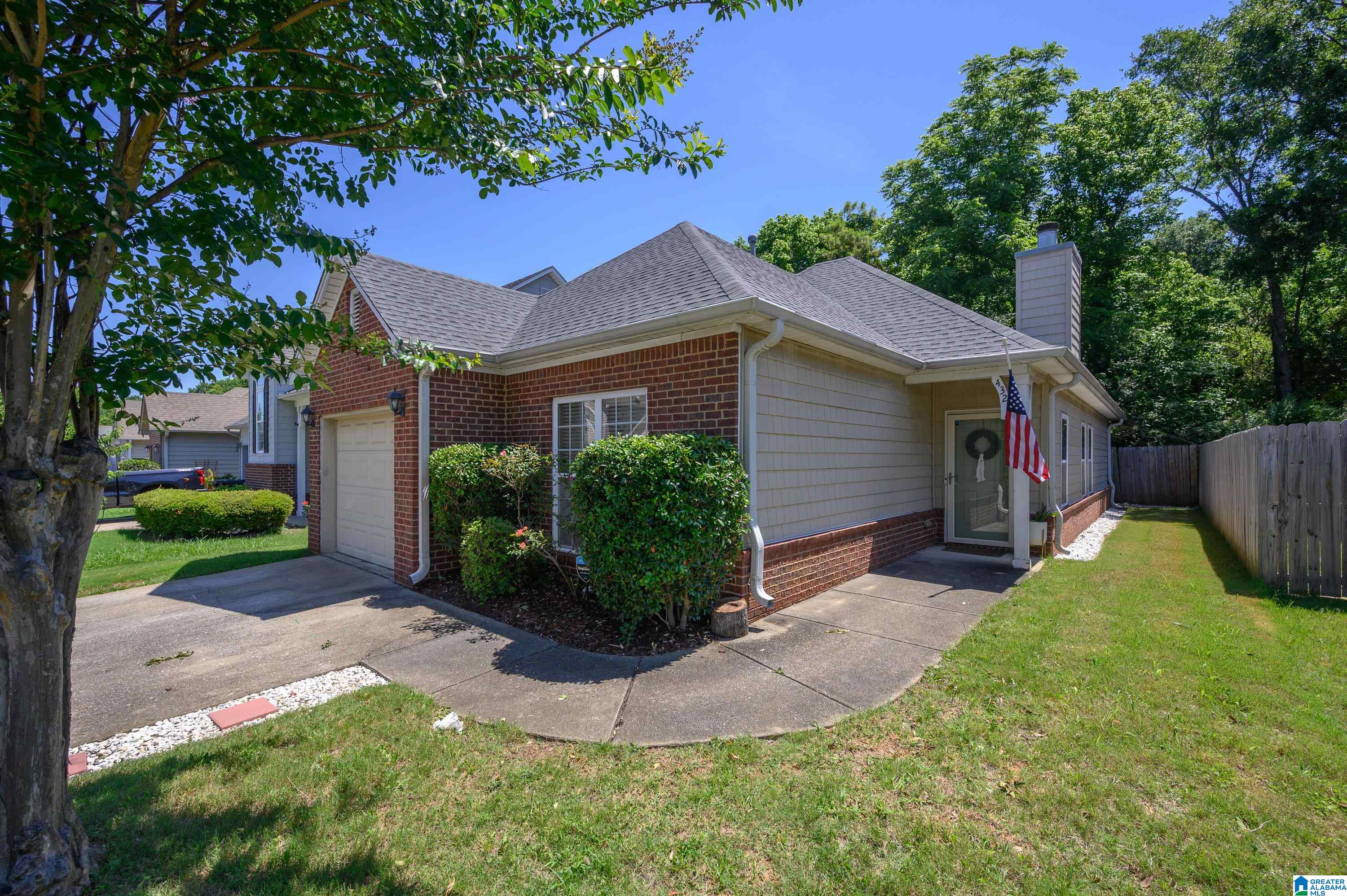 Residential in PELHAM 4