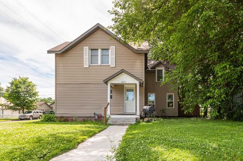 803 W 5th St, Winona, MN, 55987-5117 | Card Image