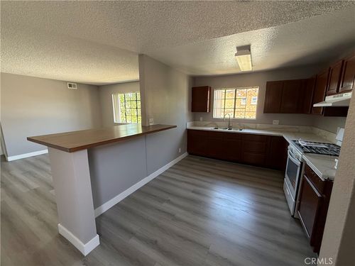 205-211 Magnolia Ave, Glendale, CA, 91204-2647 | Card Image