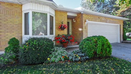 5-5 Beswick Lane, Uxbridge, ON, L9P1G4 | Card Image