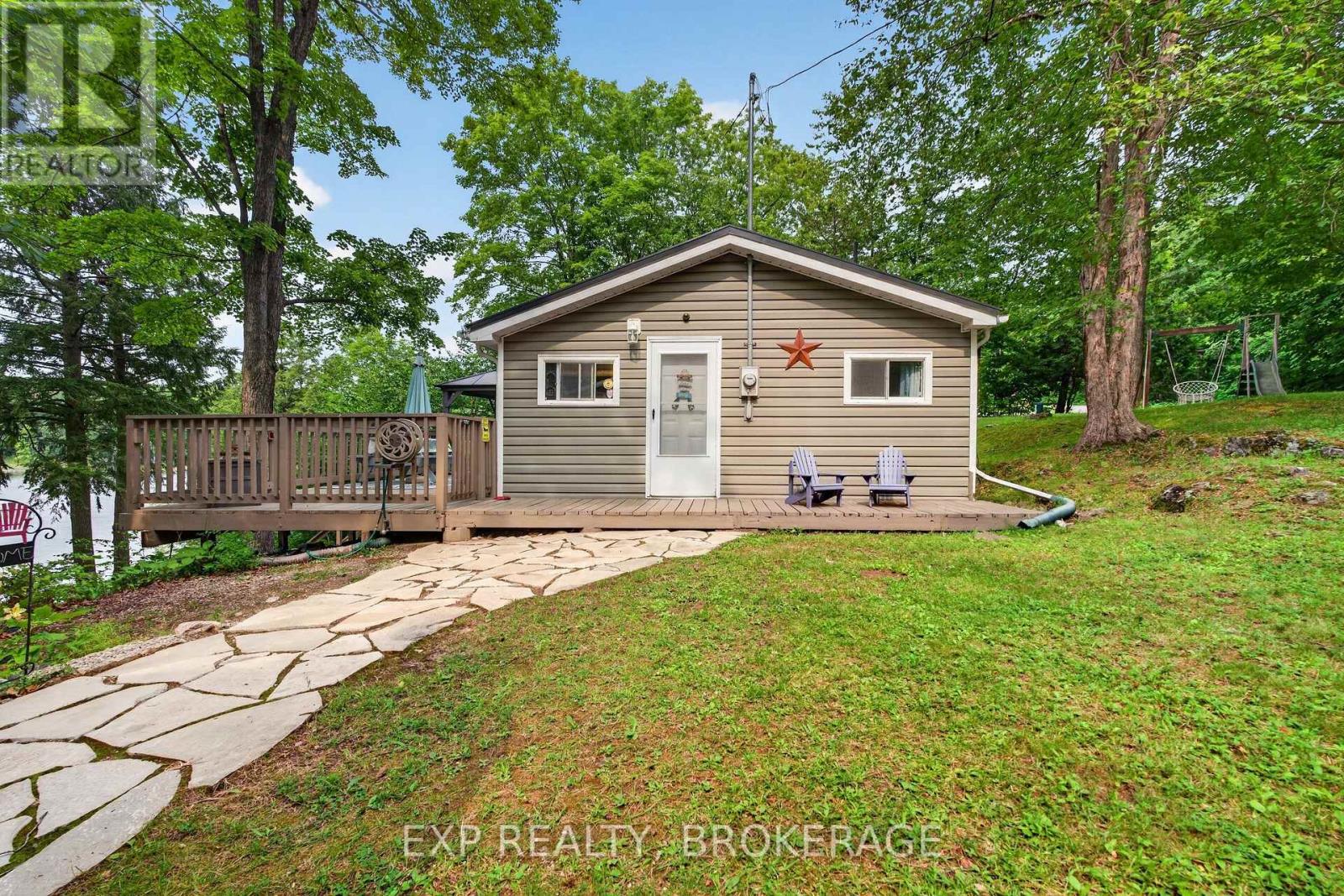 Residential in Frontenac (Frontenac South) 5