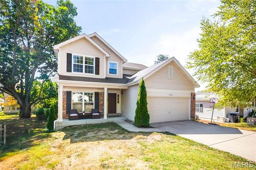 10424 Garibaldi Pl, Frontenac, MO, 63131-2719 | Card Image