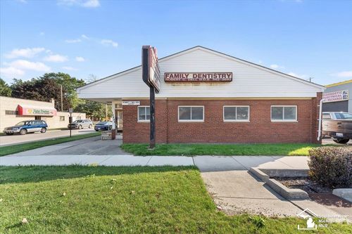 19003 Ecorse Ecorse Road, Allen Park, MI, 48101 | Card Image