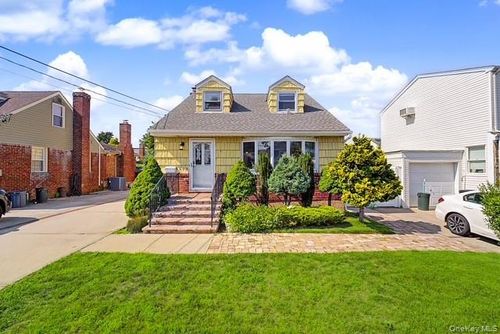 2503 3rd Ave, East Meadow, NY, 11554-3306 | Card Image