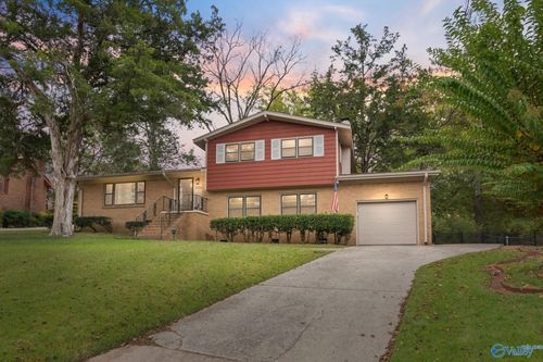 3924 S Crestview Dr Nw, Huntsville, AL, 35816-3675 | Card Image