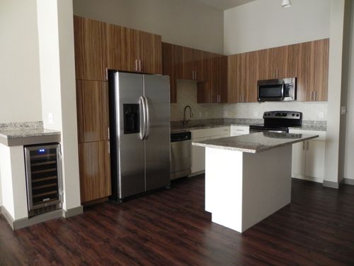 402-4320 Dickason Avenue, Dallas, TX, 75219 | Card Image