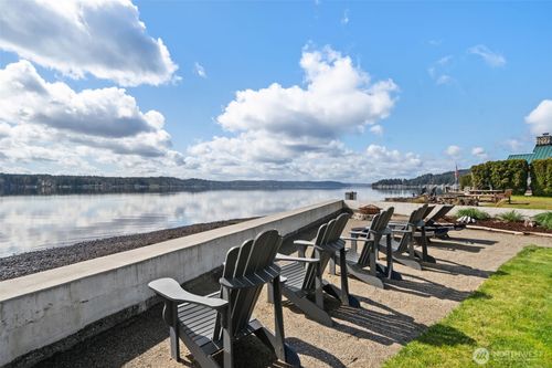 101 Ne Lynnwood Loop, Belfair, WA, 98528-9489 | Card Image