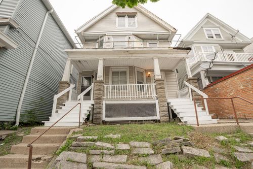 2232 W Mitchell St, Milwaukee, WI, 53204-3021 | Card Image