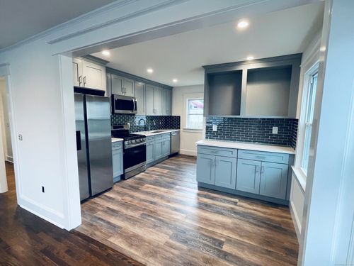 317 Strawberry Hill Ave, Norwalk, CT, 06851-4305 | Card Image