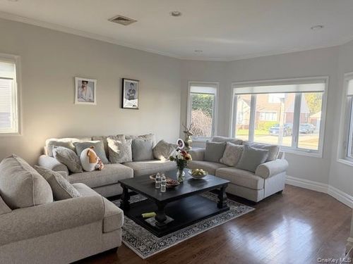 316 Roxbury Rd S, Garden City, NY, 11530-5228 | Card Image