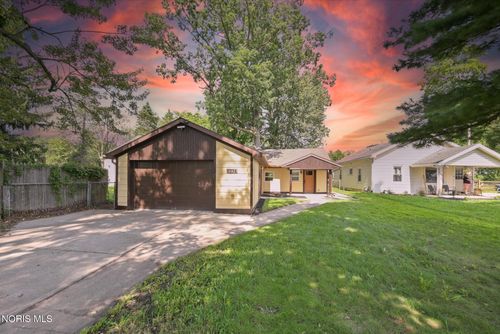 1374 Gage Rd, Toledo, OH, 43612-4020 | Card Image