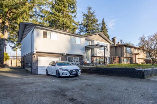 15081 Robin Cres, Surrey, BC, V3R4X9 | Card Image