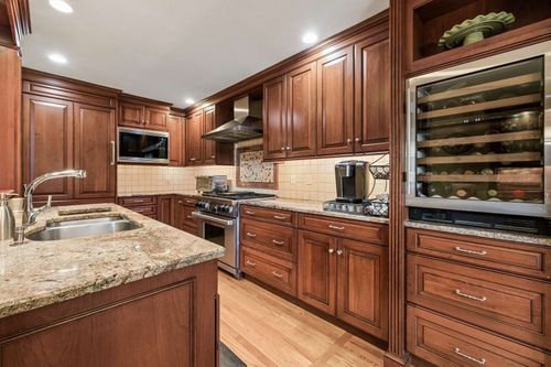 16-16 Hickory Hl, West Springfield, MA, 01089-1704 | Card Image