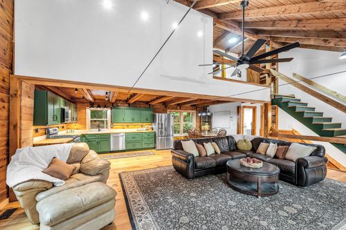 398 Vt Route 30, Newfane, VT, 05345-9647 | Card Image