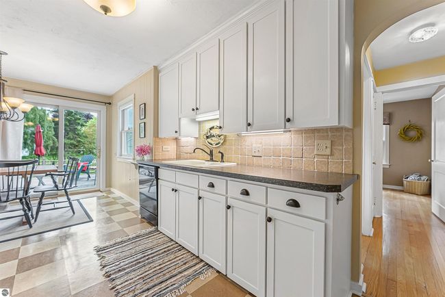 509 Spruce St, House other with 3 bedrooms, 1 bathrooms and null parking in Elk Rapids MI | Image 7