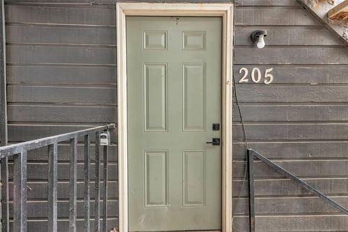 g205-11560 N May Avenue, Oklahoma City, OK, 73120 | Card Image